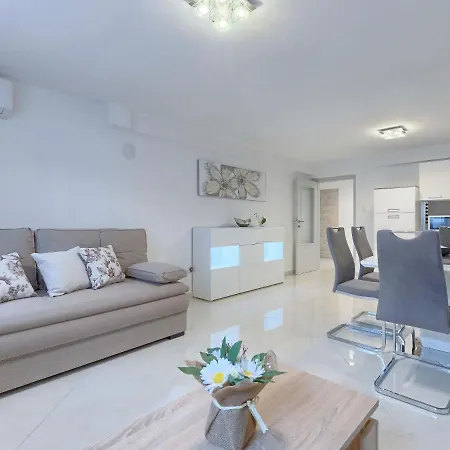 Meden By Interhome Galižana