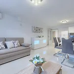 Meden By Interhome Galižana