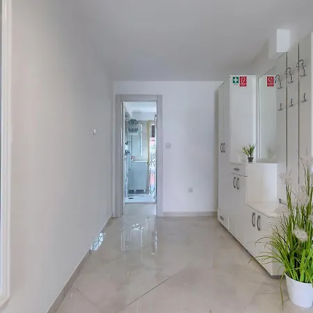 Daire Meden By Interhome Galižana